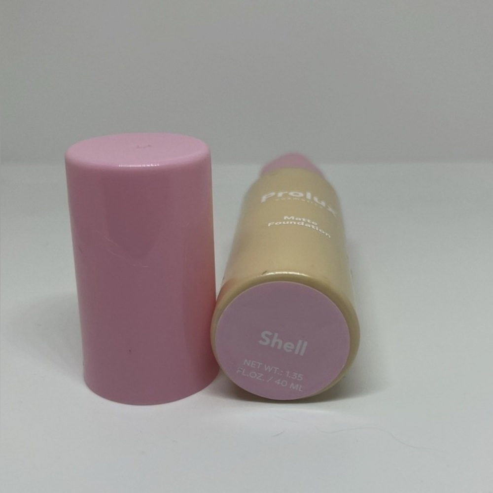 Prolux Matte Foundation in (Shell)🌷 - Picture 3 of 8